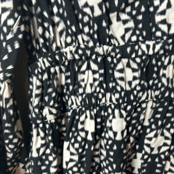 NEW Xirena Anabella black white mosaic print smocked waist dress in Octave Night - Picture 9 of 15